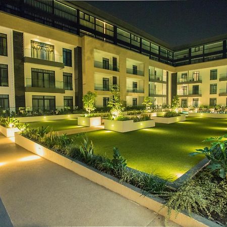 Accra Luxury Apartments @ The Gardens ภายนอก รูปภาพ